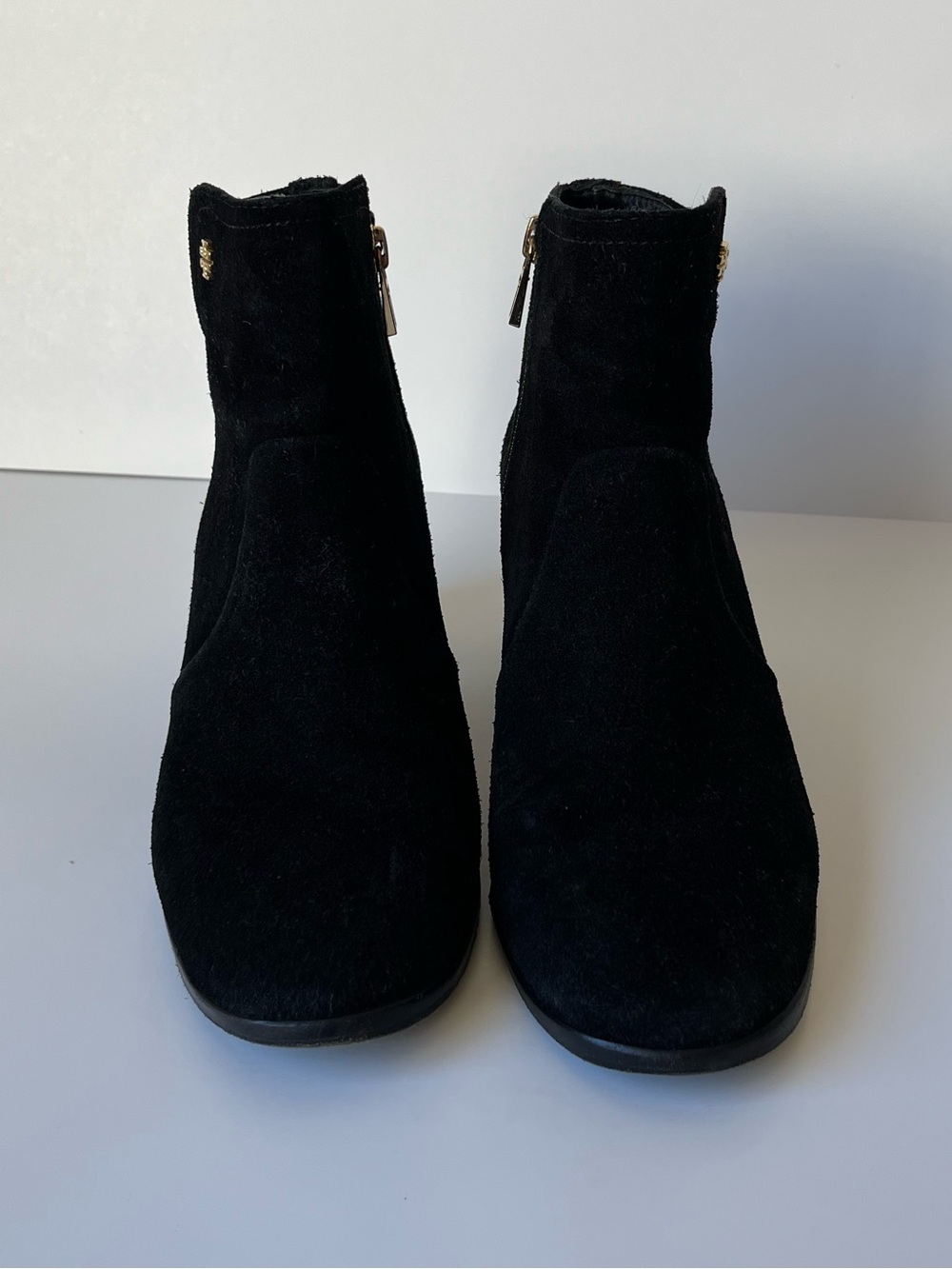Tory Burch Suede Leather Block Heel Ankle Boots Booties Black Size 8.5 - Picture 3 of 8